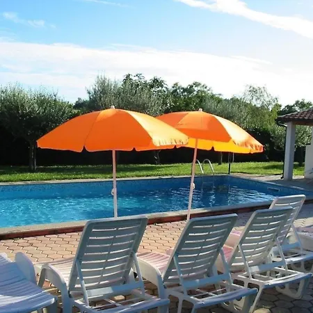 Casa de Férias Mit Pool Und Garten In Poreč