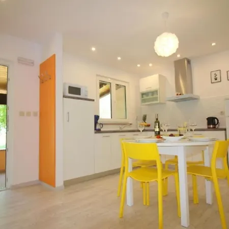 Holiday home Mit Pool Und Garten In *